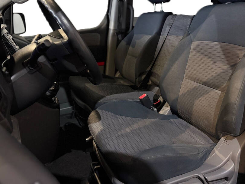 هيونداي إتش ١ Interior 
