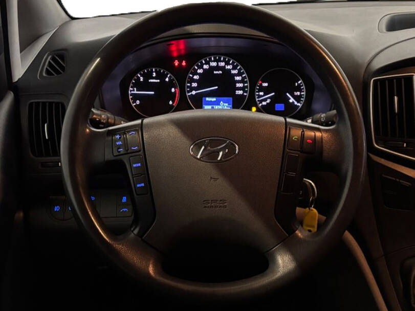 هيونداي إتش ١ Interior 