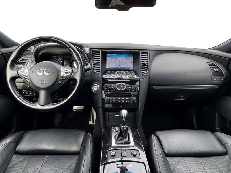 إنفينيتي إف إكس ٣٧ Interior 