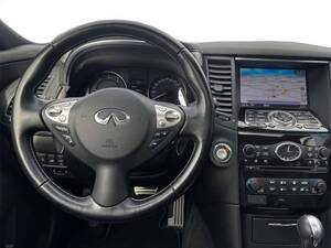 إنفينيتي إف إكس ٣٧ الداخلية 