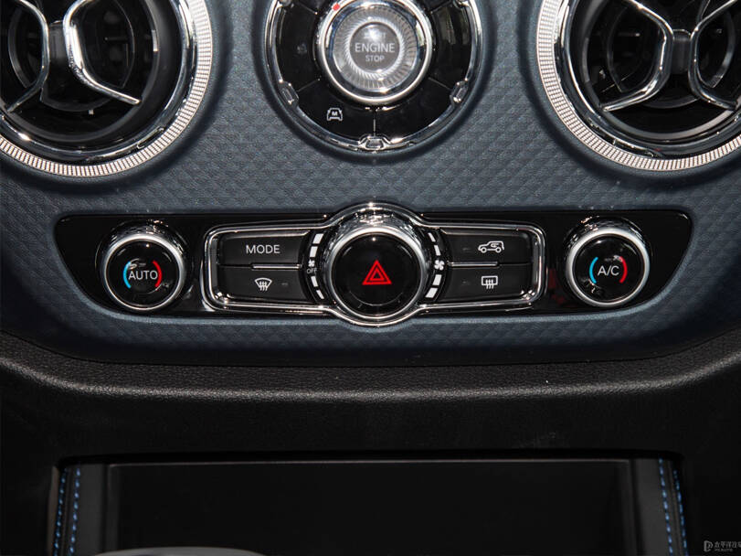 بايك بي جي ٤٠ Interior 