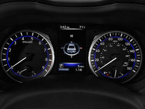 إنفينيتي كيو ٦٠ الداخلية 