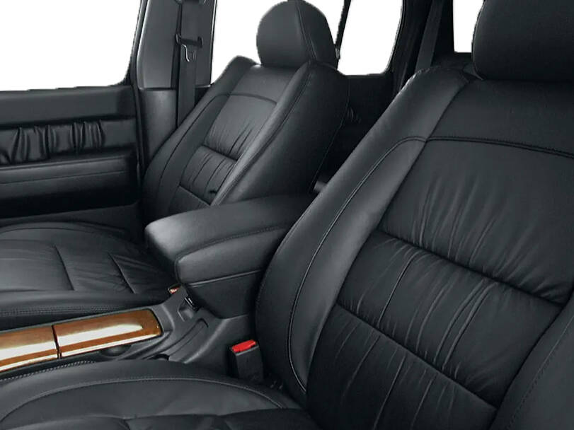 Infiniti QX4 Interior 