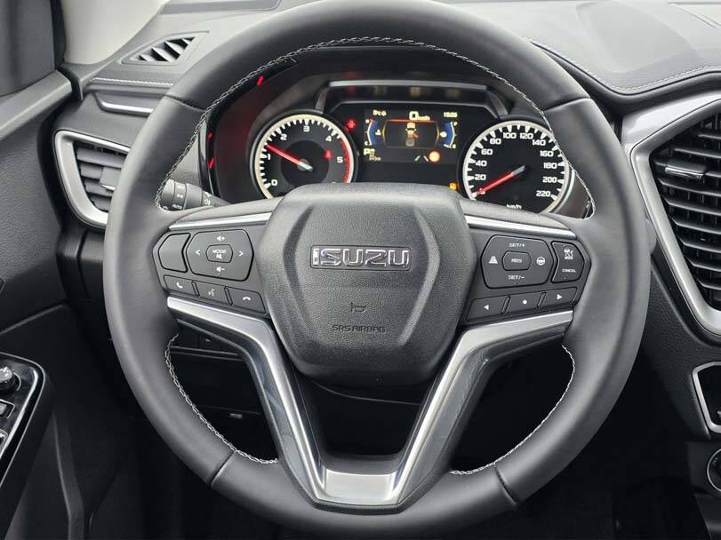 إيسوزو دي ماكس 2025 Interior 