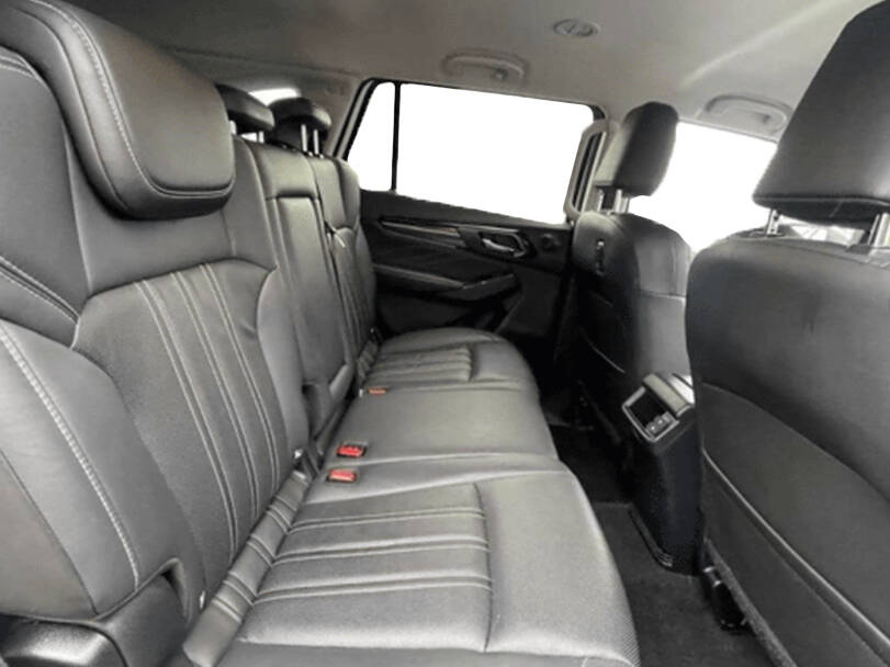 Isuzu Mu X 2025 Interior 