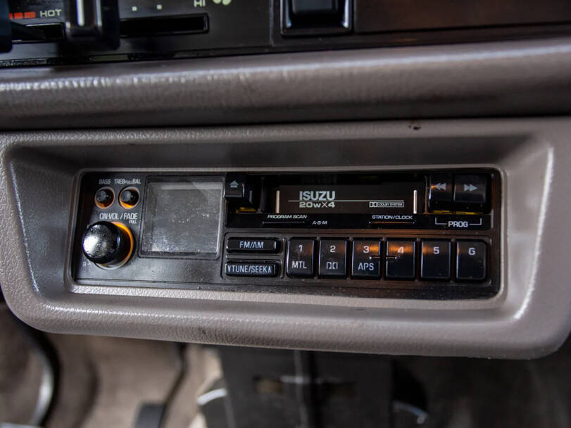 Isuzu Trooper 1st Generation Interior 