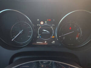  جاكوار F Type الداخلية 