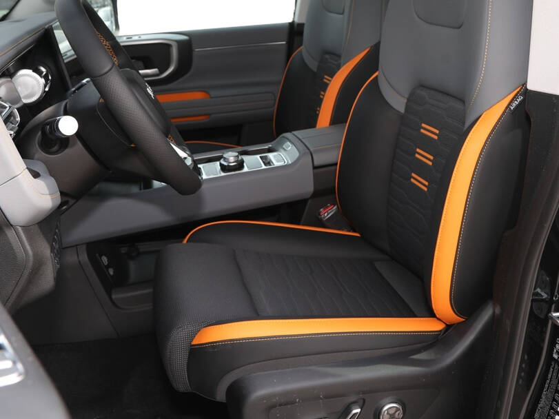 بايك بي جي ٤٠ سي 2025 Interior 