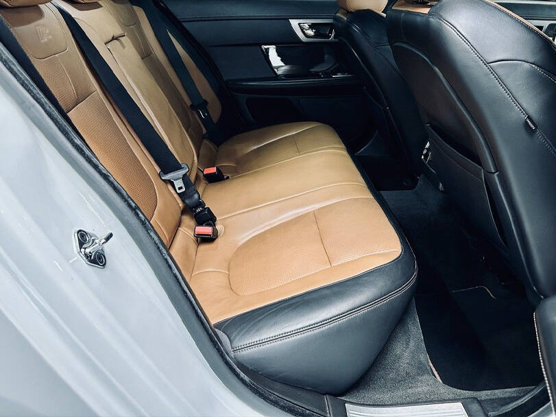 Jaguar XFR Interior 