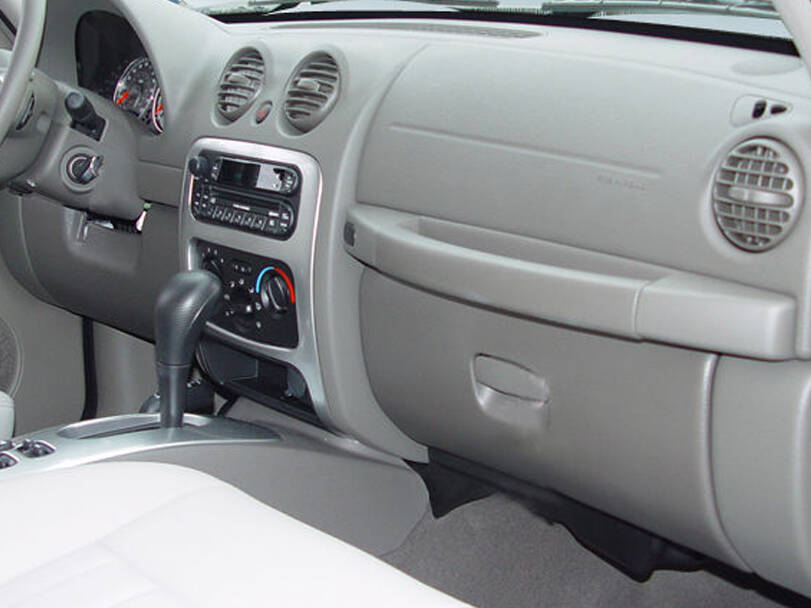 Jeep Liberty 1st Generation Interior 